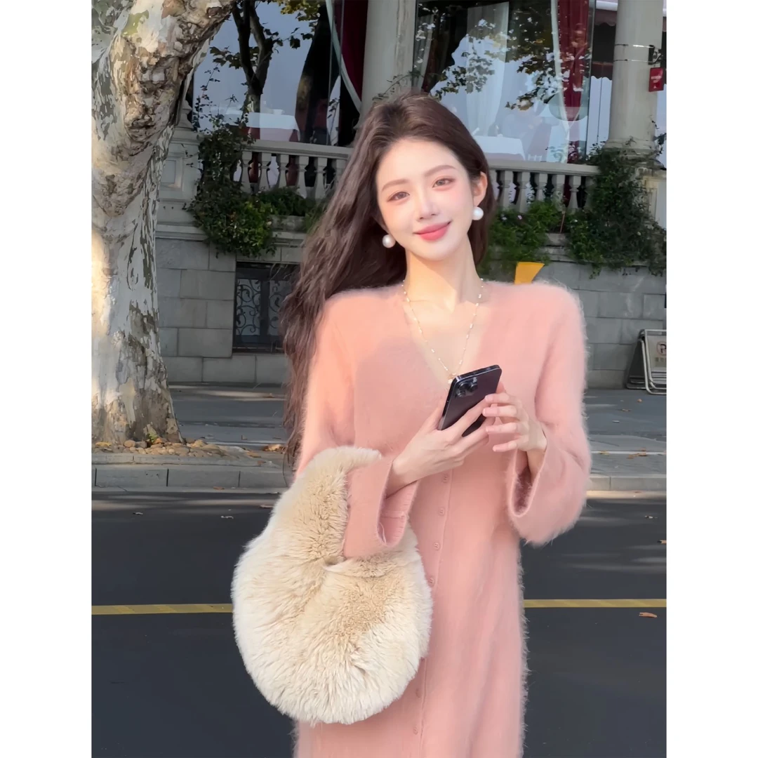 ELEVEN《缪斯之恋》奶fufu温柔风v领毛衣连衣裙