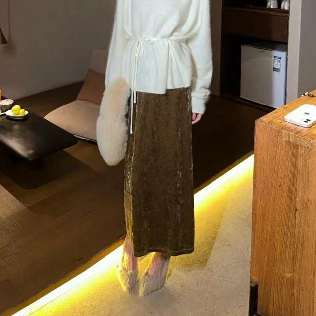 ELEVEN《许愿池》简约韩系冰花雾感丝绒慵懒风散边半身裙