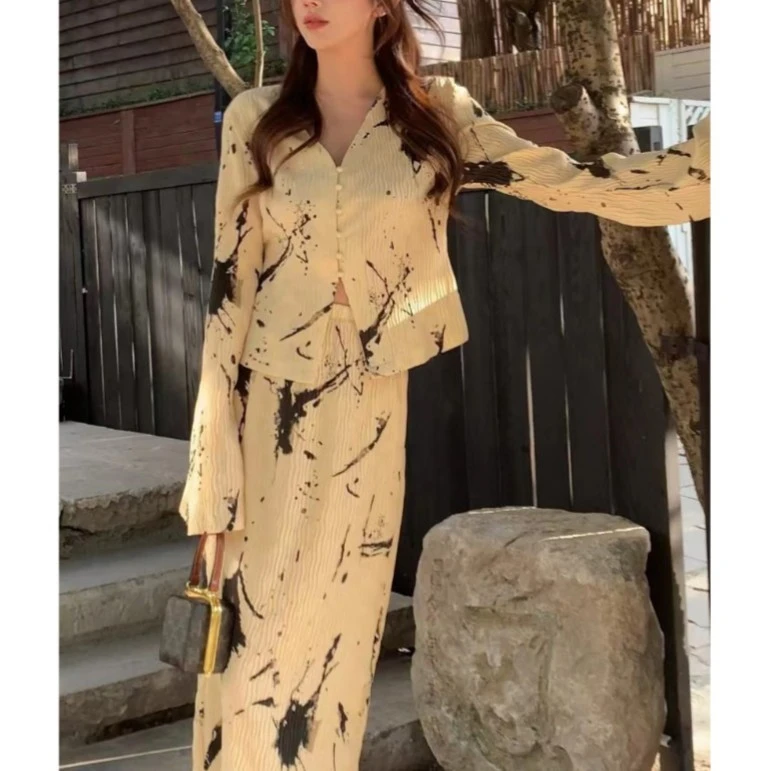 ELEVEN《鎏金巴黎》水墨气质女神v领喇叭袖套装