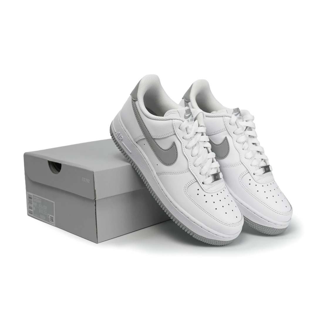 Nike Air Force 1 Low 空军防滑耐磨 低帮板鞋男款白灰FJ4146-100