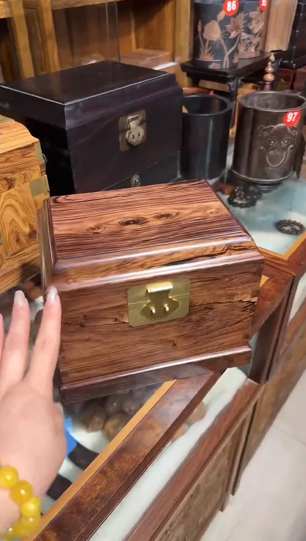 【闪购商品】贡木木艺1黄花梨花纹官印箱1280.888888