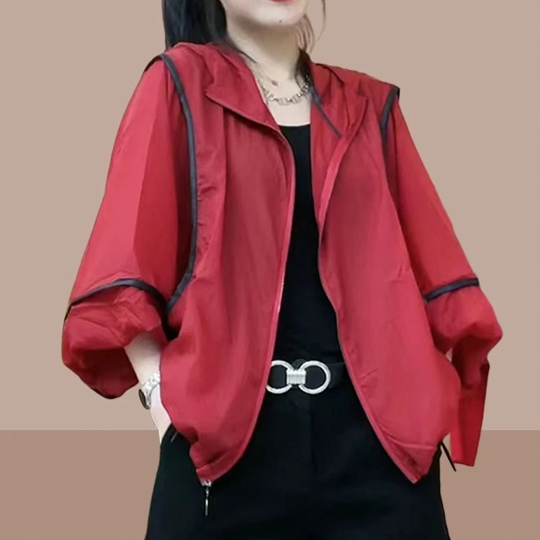 防晒服女款外穿洋气网红爆款2025新款夏季简约轻薄透气连帽短外套
