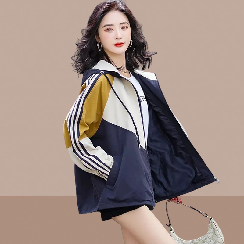 冲锋衣外套女网红爆款2025春秋新款小个子百搭洋气三条杠拼接上衣
