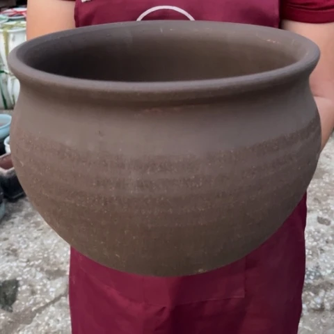 红陶20CM以下口28高19