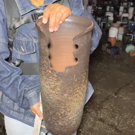 红陶20CM以下口16高40瑕疵