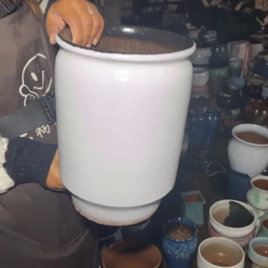 红陶20CM以下口19高29瑕疵