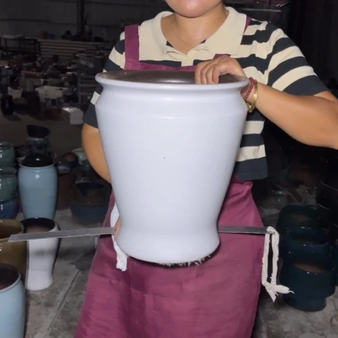 红陶20CM以下口25高31