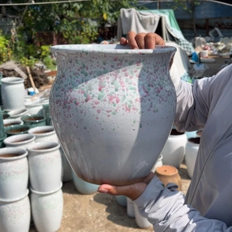 红陶20CM以下口20高24瑕疵