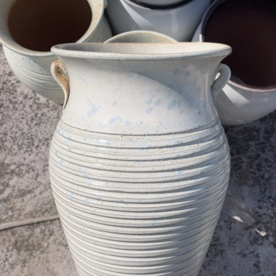 红陶20CM以下口20高32瑕疵