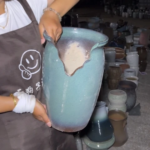 红陶20CM以下口21高33瑕疵绿