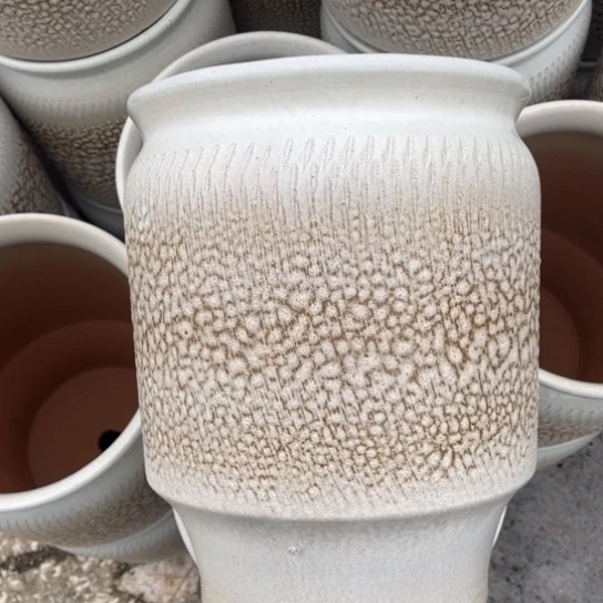 红陶20CM以下口24高32瑕疵