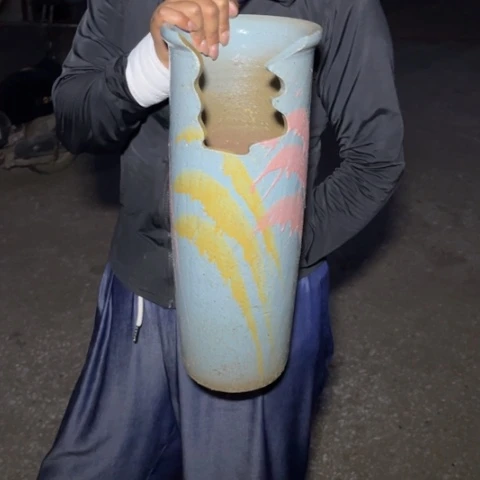 红陶20CM以下口16高40瑕疵