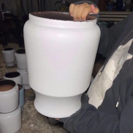 红陶20CM以下口20高34瑕疵