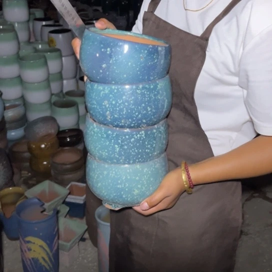 红陶20CM以下口16高11瑕疵