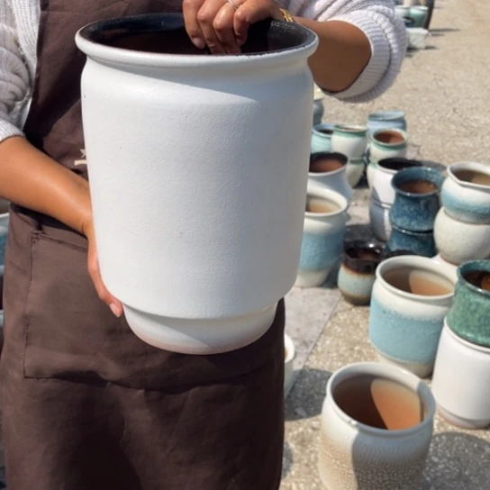 红陶20CM以下口19高29瑕疵