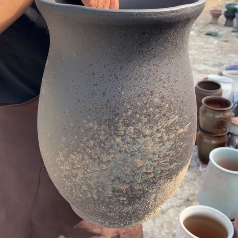 红陶20CM以下口22高33瑕疵掉耳