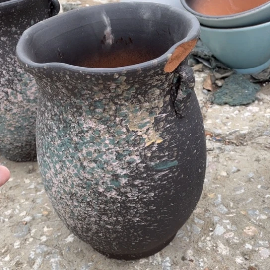 红陶20CM以下口22高33瑕疵