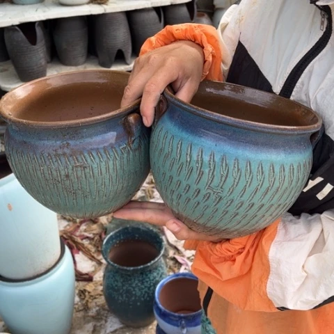 红陶20CM以下口20高16瑕疵