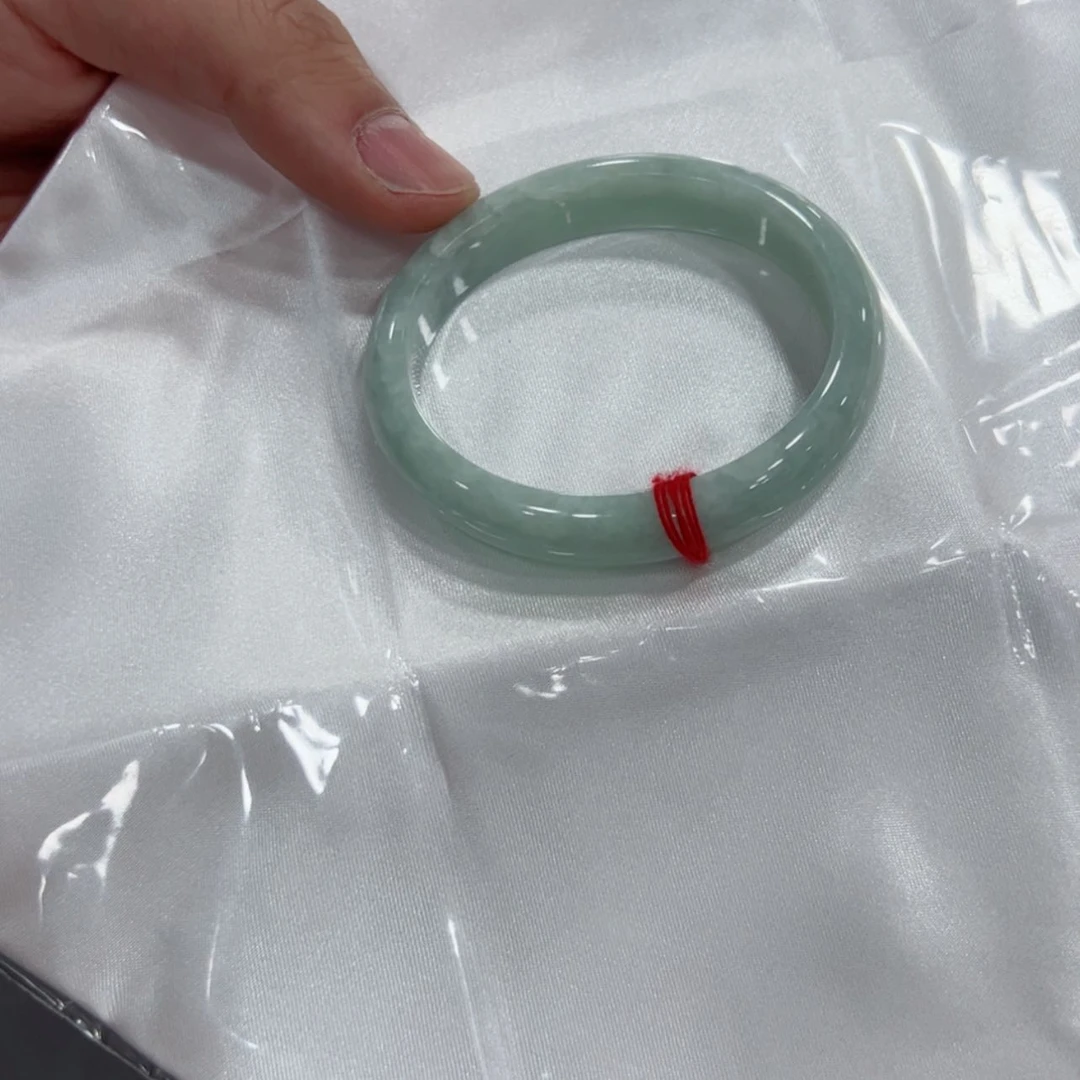 【闪购商品】翡翠手镯未镶嵌繁****醒