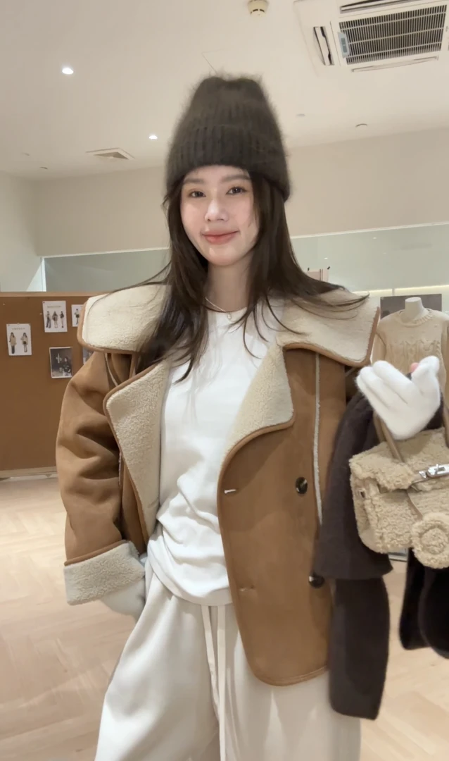 【花花】热可可~韩系复古大翻领双排扣皮毛一体加厚外套