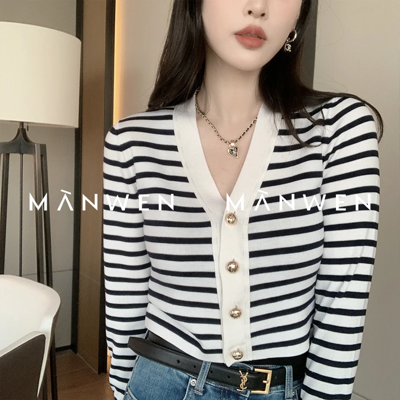 【曼文kiki】针织V领开衫   MAN67