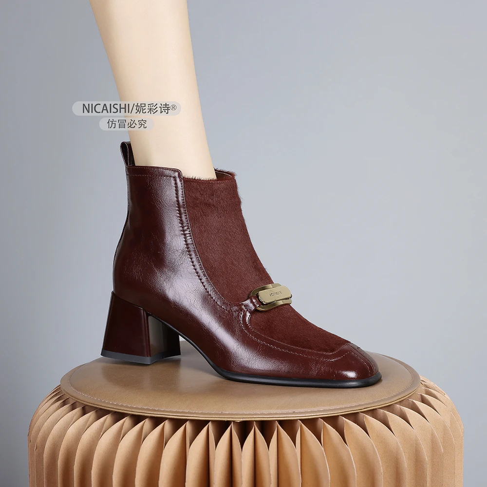 2024年新款欧美设计感小众时装靴通勤拼接气质酒红色短靴百搭0685