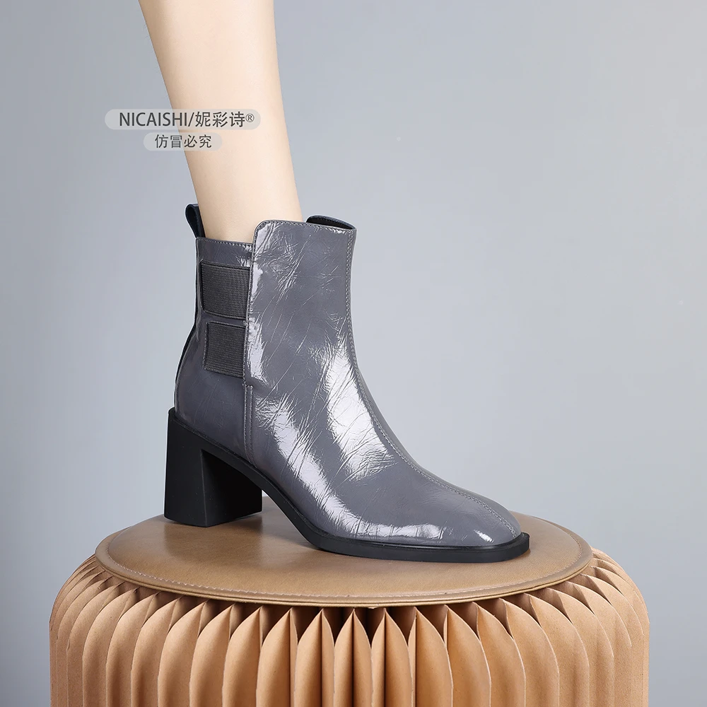 2024年新款欧美巨好穿轻奢极简马丁靴粗跟百搭气质洋气短靴女0666