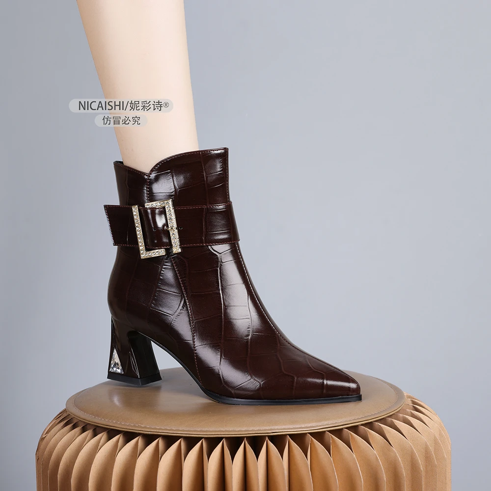 2024年新款欧美风金属短靴女简约粗跟时装靴气质绒里时尚尖头0486