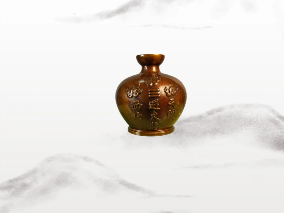 紫铜避火龙瓶放于厨房在西北