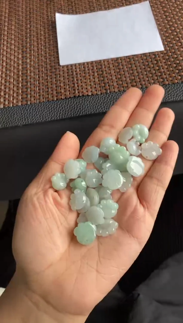 【闪购商品】翡翠吊坠(不含链)未镶嵌猫爪多样性 不接受备注