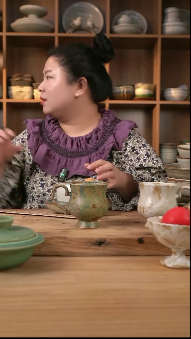 【闪购商品】复古绿色的高脚花边咖啡杯