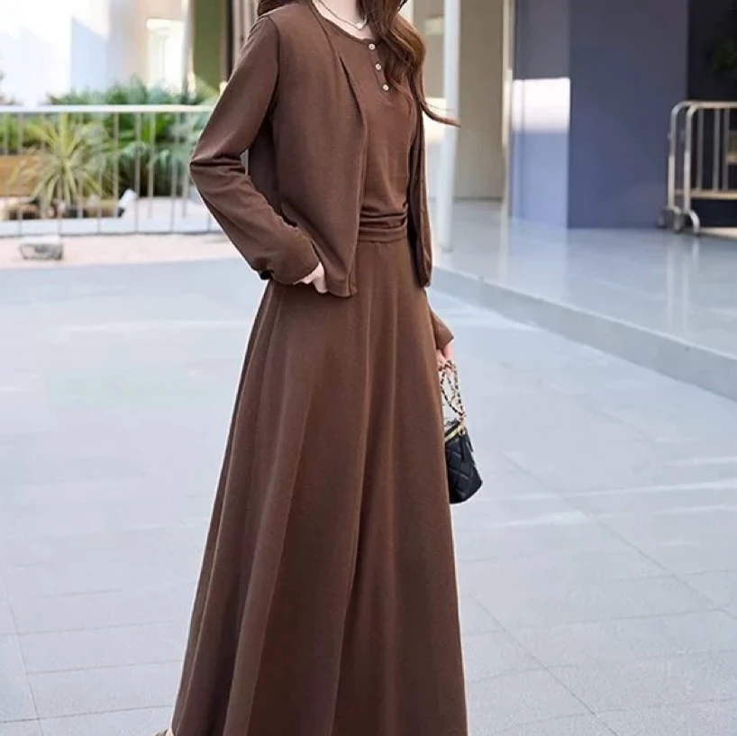 韩系时尚休闲套装裙女秋2024年新款长袖开衫T恤半身裙三件套