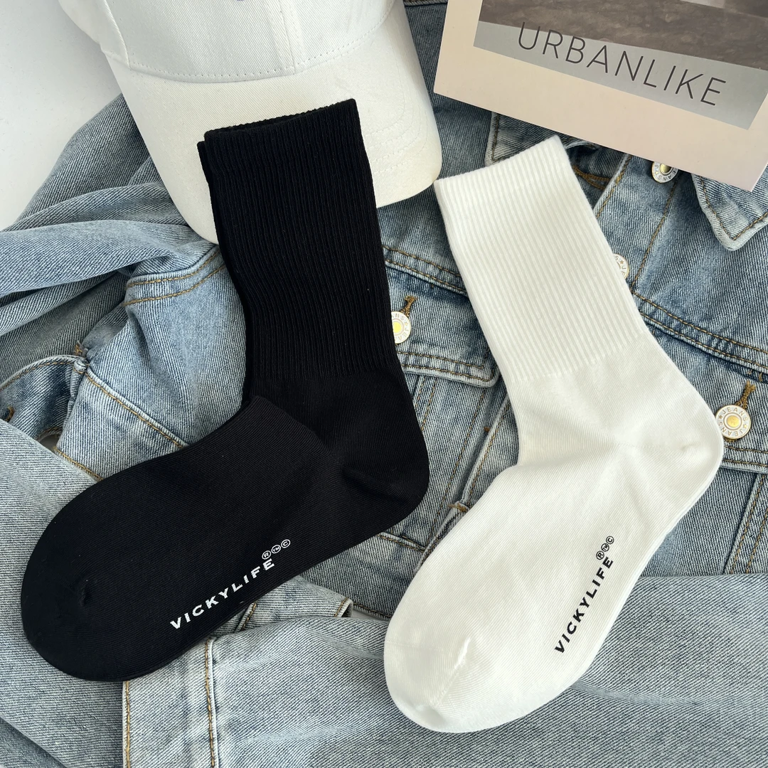 返潮复古中性百搭时尚潮流黑白中筒袜