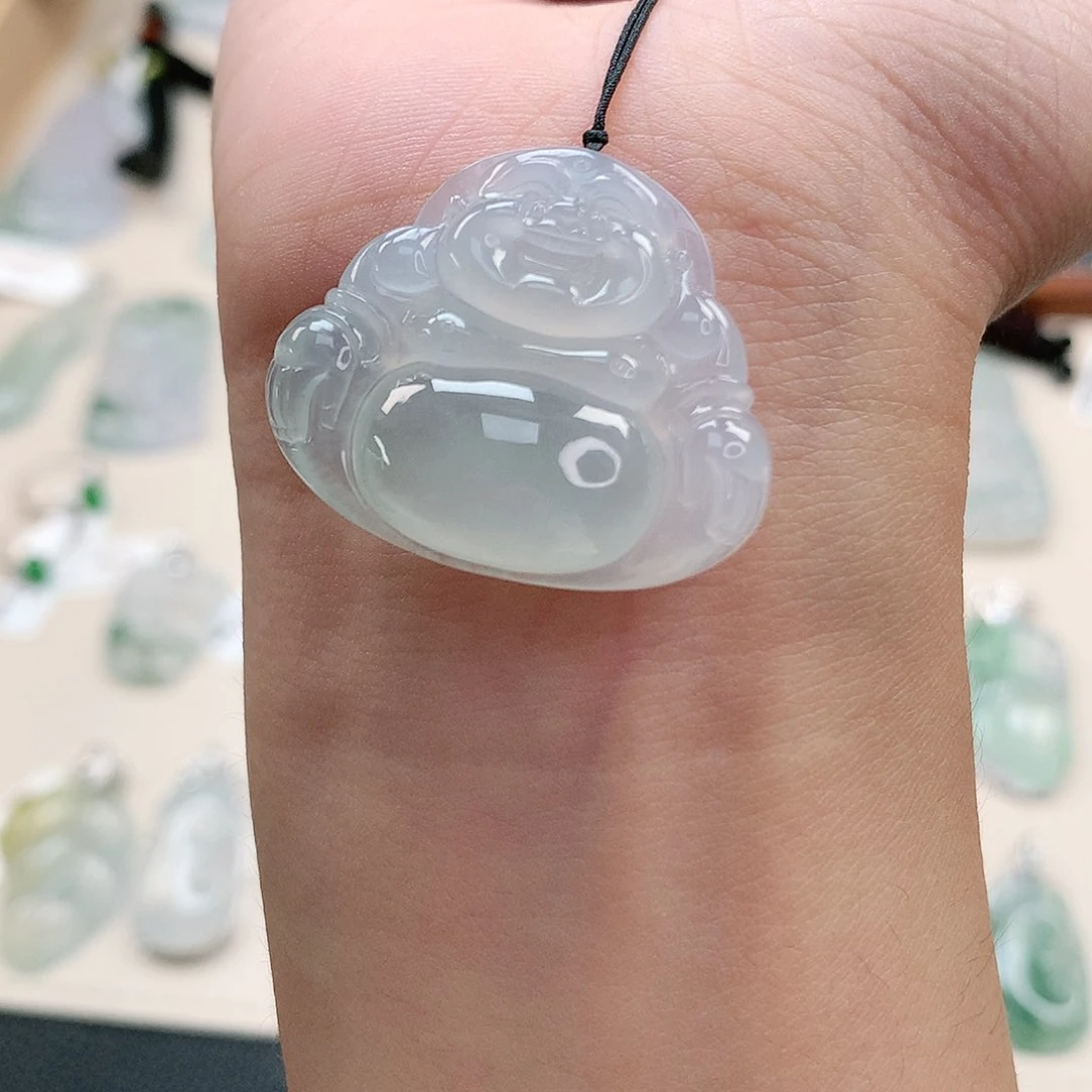 翡翠颈饰未镶嵌佛公