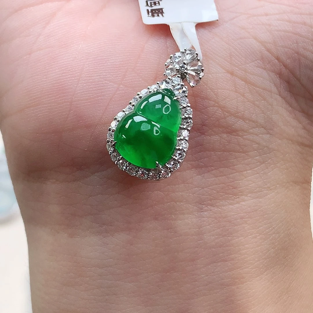 翡翠颈饰18K金镶嵌葫芦