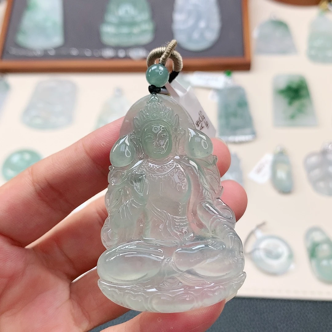 翡翠颈饰未镶嵌度母观音