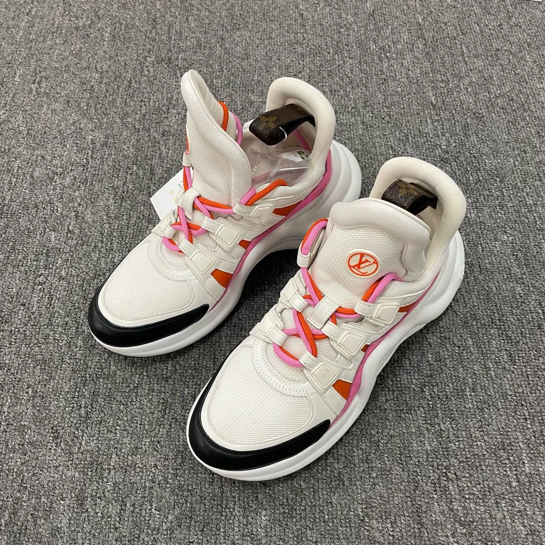 LOUIS VUITTON/路易威登 系带圆头低帮生活休闲鞋 37.5码/4336