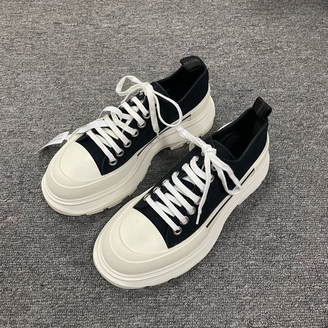 Alexander McQueen/亚历山大麦昆 短筒系带马丁靴 40码/3686