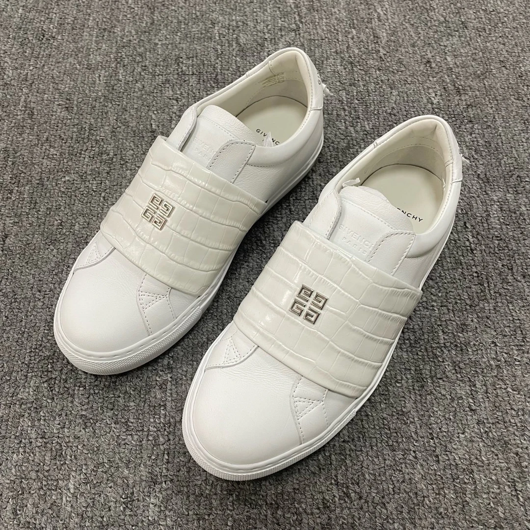 99新 Givenchy/纪梵希 耐磨防滑低帮时尚板鞋  36码/5516