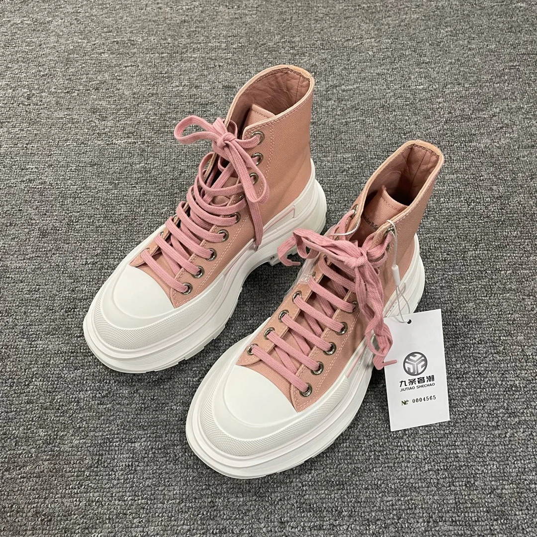 Alexander McQueen/麦昆 舒适百搭短筒马丁靴 36码/4565