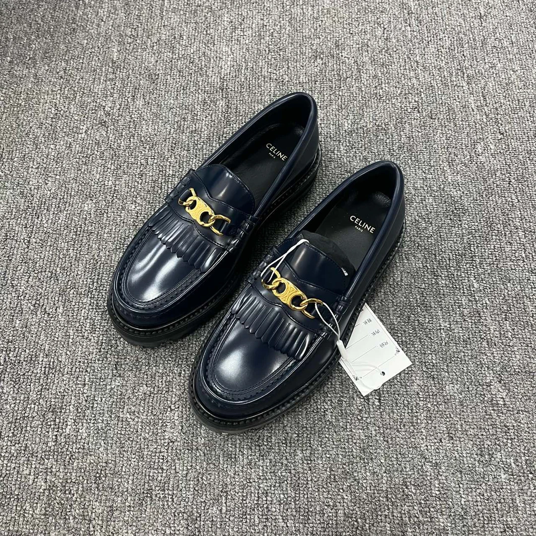 CELINE/赛琳（有盒）百搭舒适乐福鞋 尺码：36/4117