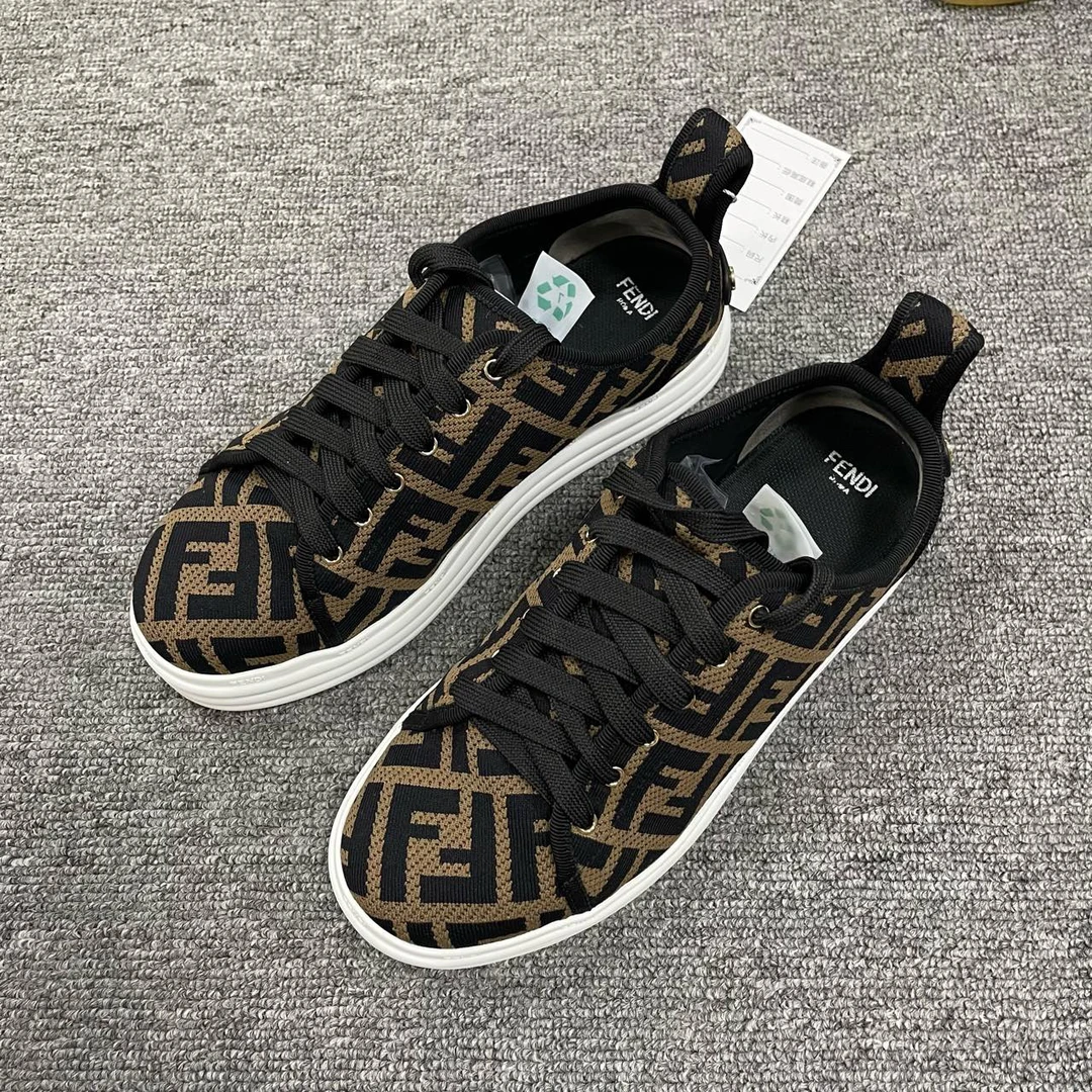 Fendi/芬迪满印花系带休闲鞋 37.5码/4152