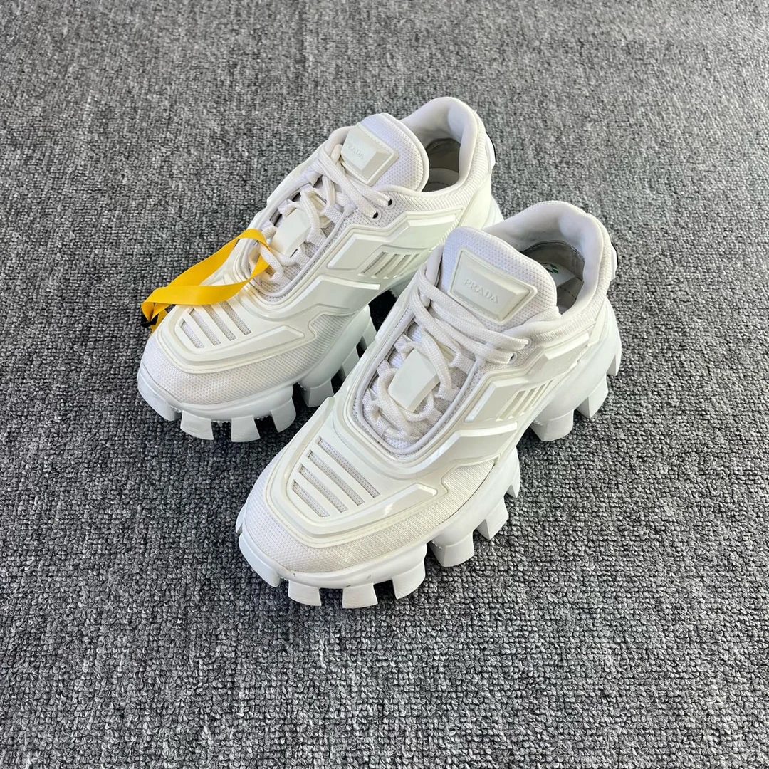 Prada/普拉达休闲时尚平底鞋 34.5码/1622