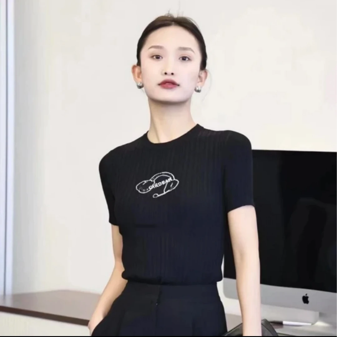 GIRDEAR/哥弟早春新款时尚百搭音符套头打底衫1399716