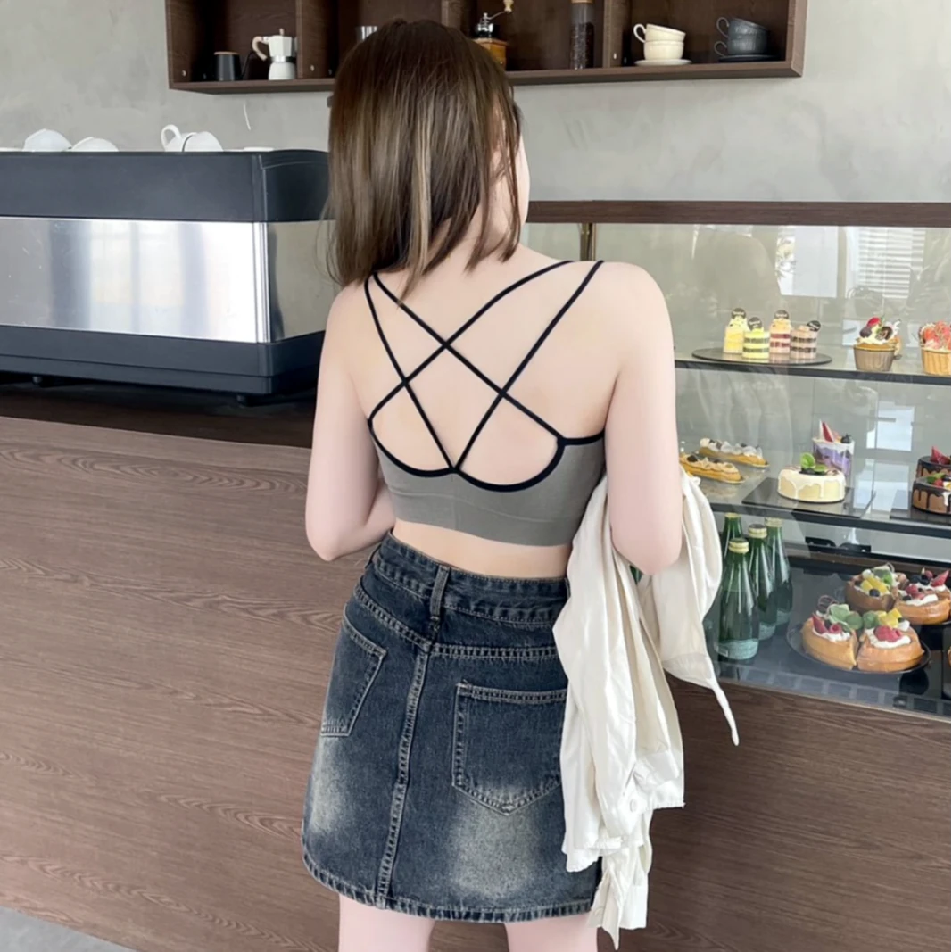买一送一无缝交叉吊带背心女聚拢大露背乳胶胸垫内衣女可打底外穿