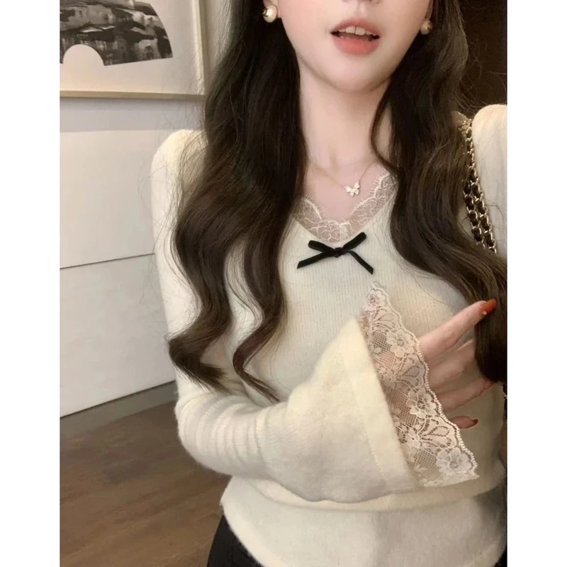 软糯百搭蕾丝领小蝴蝶结装饰毛衣2024年新款保暖亲肤针织衫
