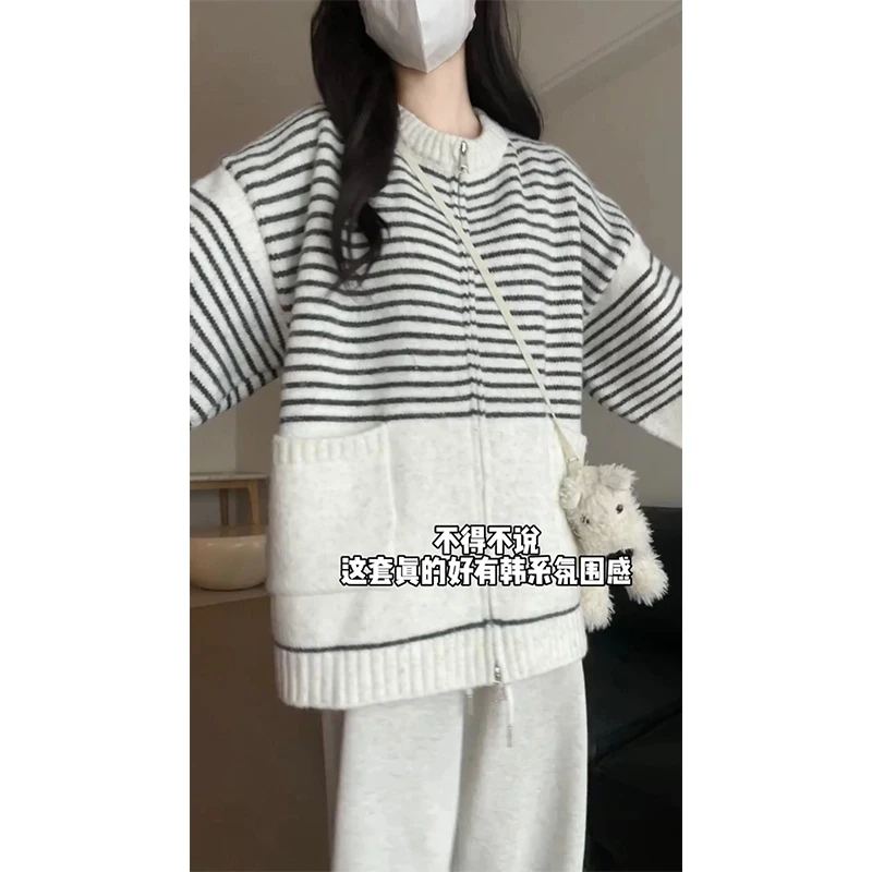 复古条纹拉链开衫白色针织衫毛衣女秋冬新款学生宽松百搭上衣外套