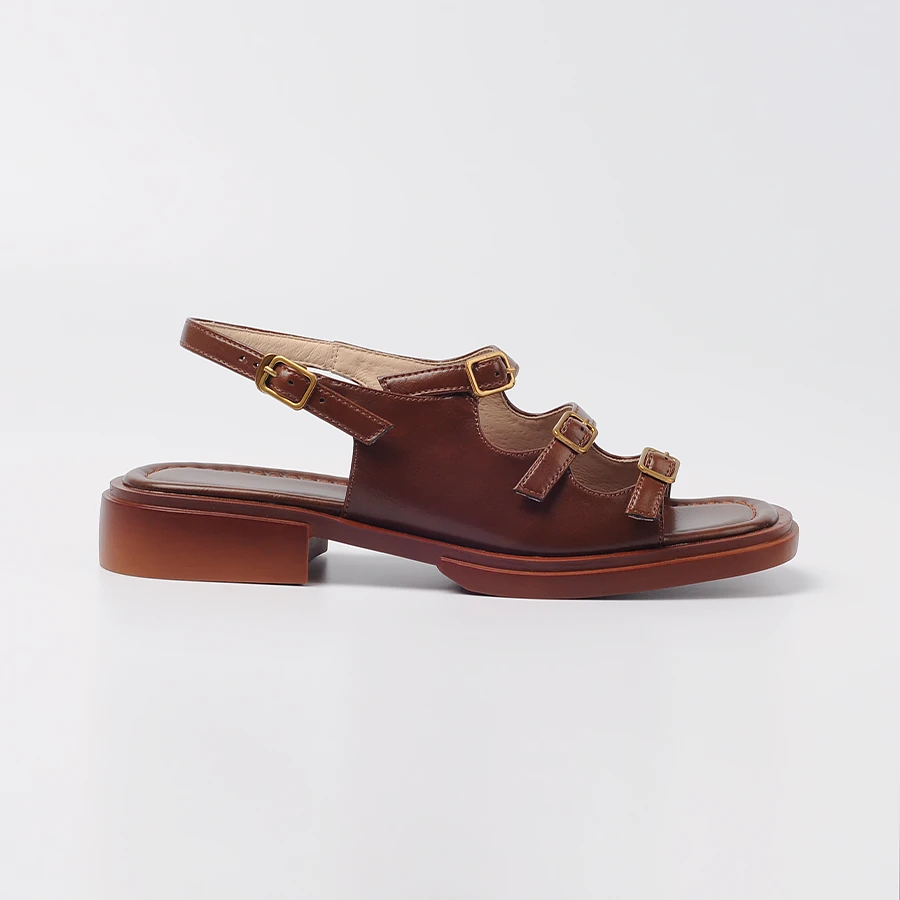 MC/3cm夏季2024新款时尚罗马风棕色复古平底露趾一字带凉鞋女真皮