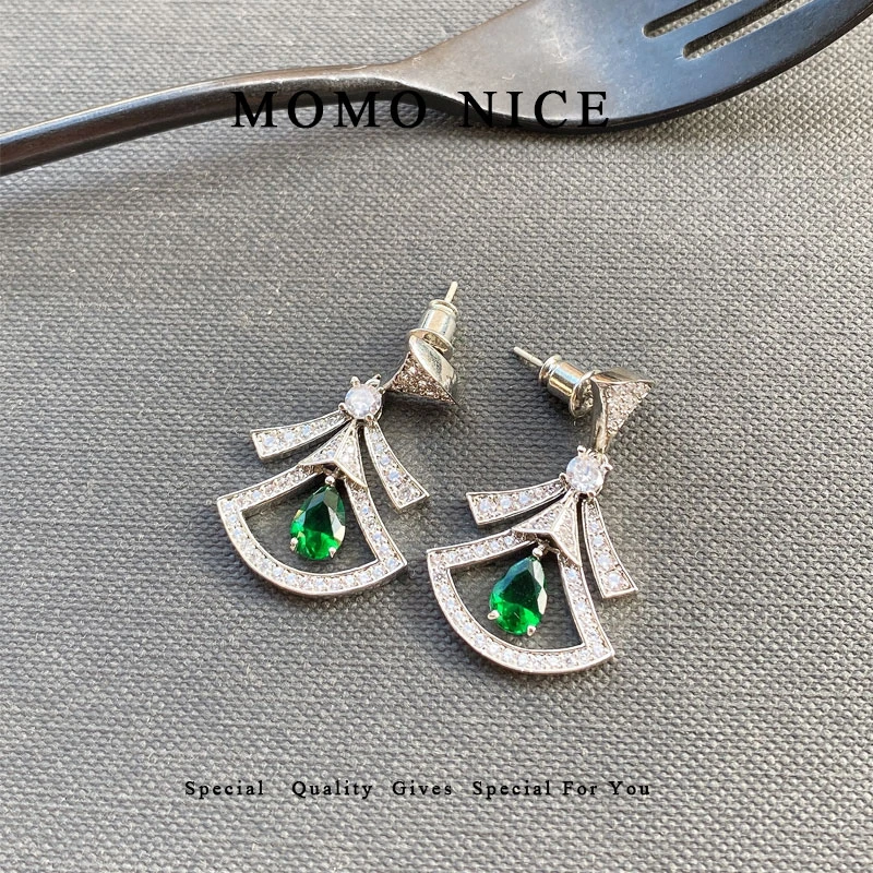 MOMO NICE 铜合金仿珍珠耳饰 法式耳环字母小香风满钻亦菲同款