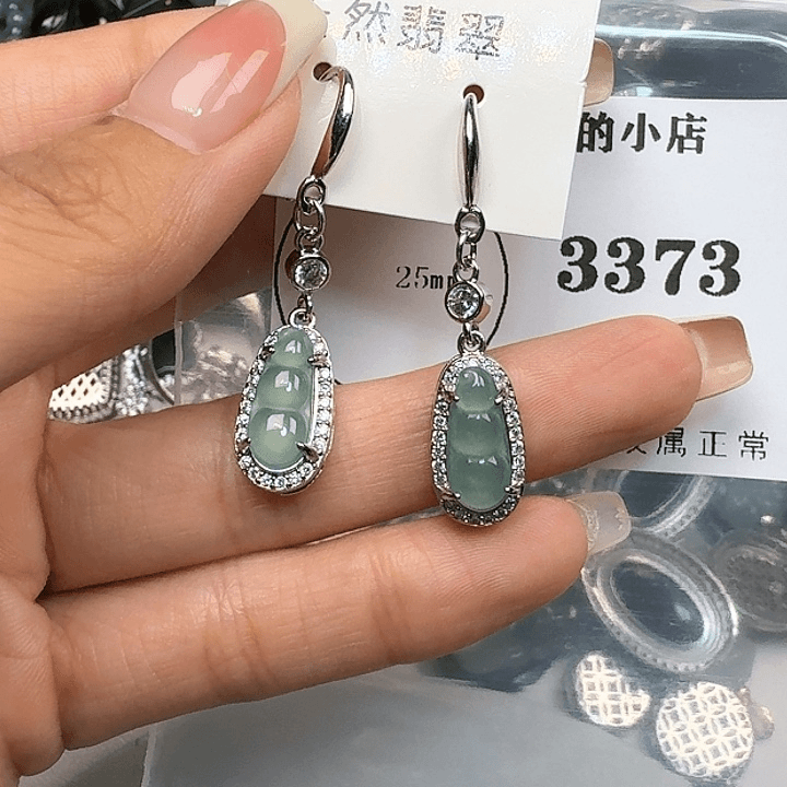 翡翠颈饰未镶嵌天然翡翠吊坠